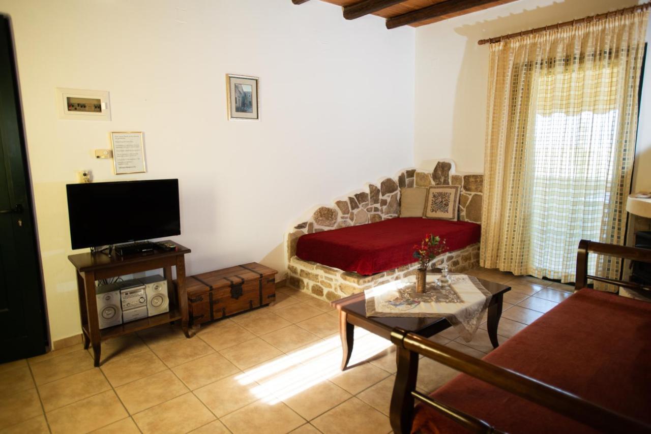 Apartments-studios,sigelakis With Very View